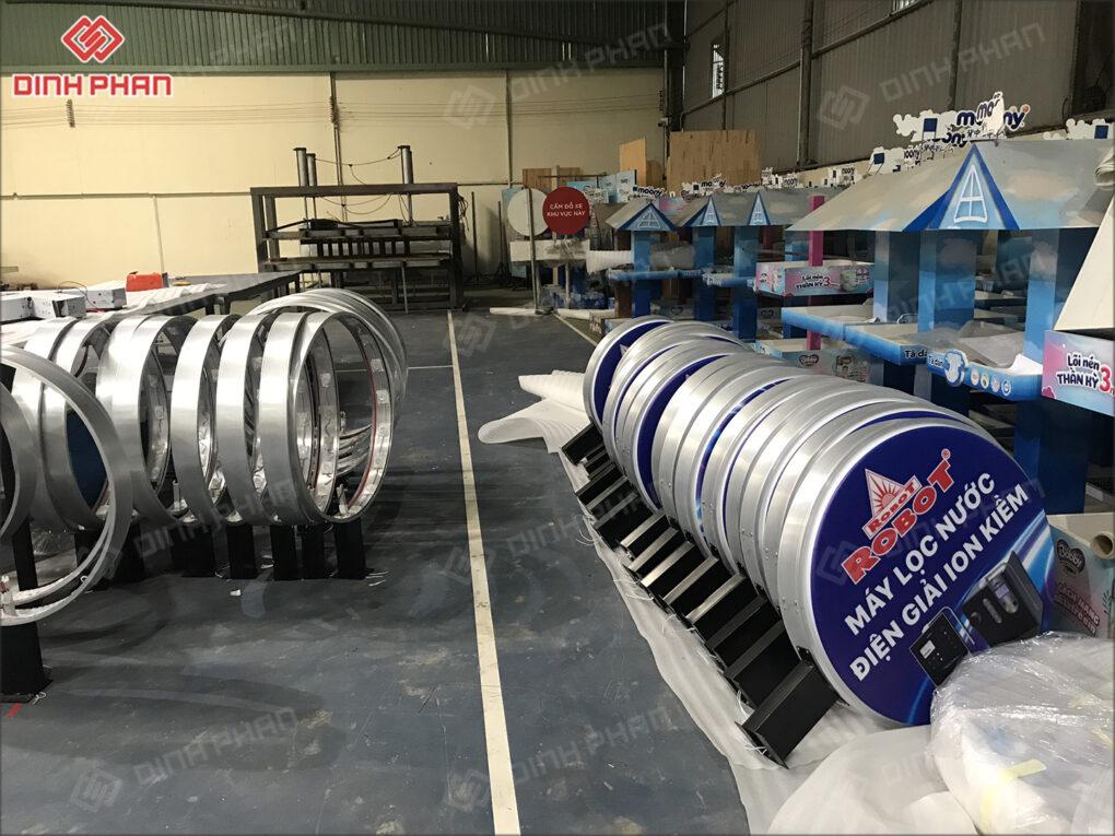 hộp đèn hút nổi robot