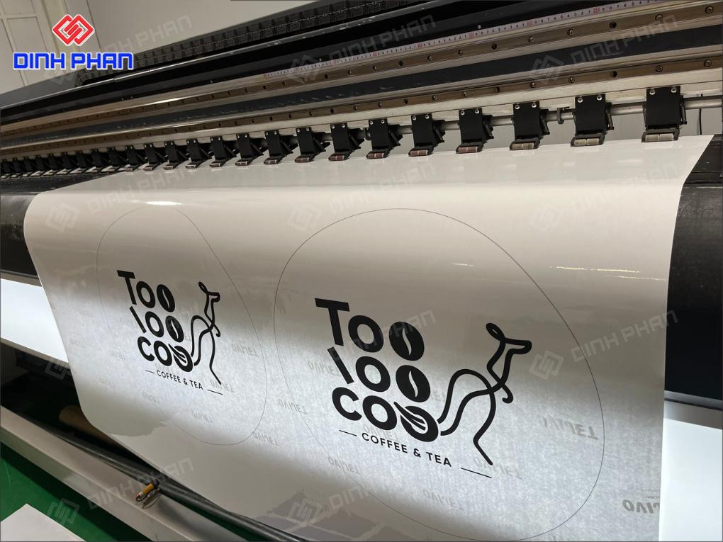 Dịch Vụ In UV Cuộn BMT Giá Rẻ, Chất Lượng