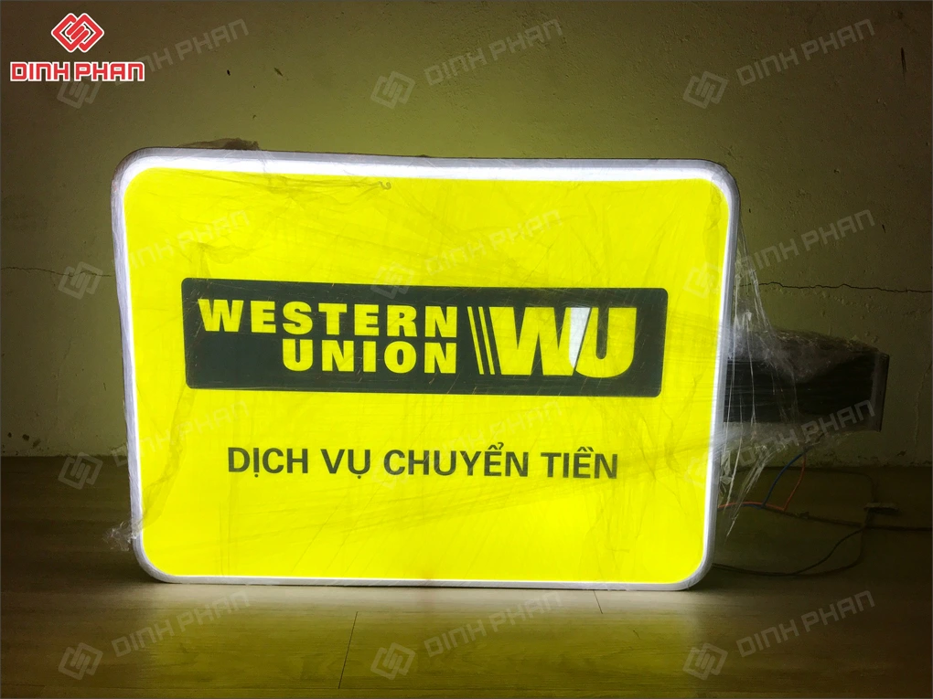 Làm bảng hiệu hộp đèn BMT giá rẻ và chất lượng Làm bảng hiệu hộp đèn BMT