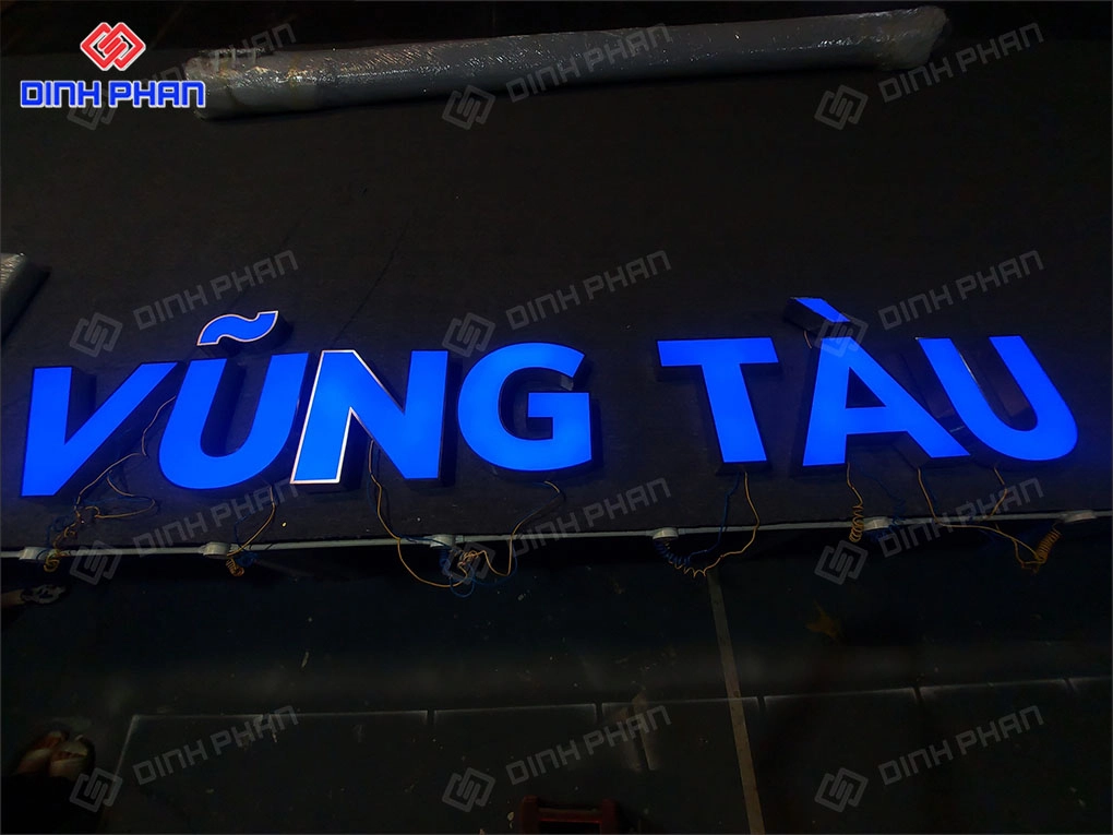 Thi công bảng hiệu chữ nổi inox tại Đắk Lắk trọn gói, giá rẻ Thi công bảng hiệu chữ nổi inox tại Đắk Lắk
