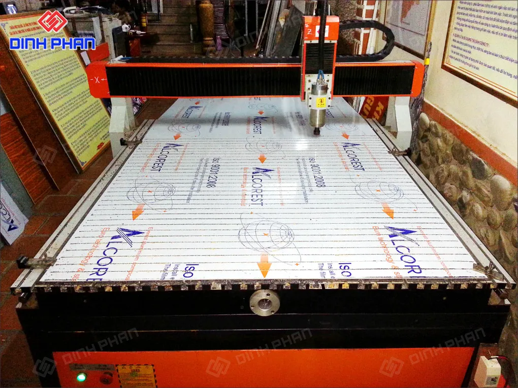Gia công cắt CNC BMT