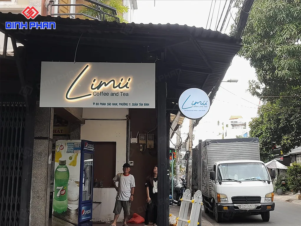 Làm bảng hiệu đèn led BMT
