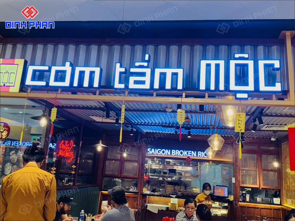 Làm bảng hiệu đèn led BMT