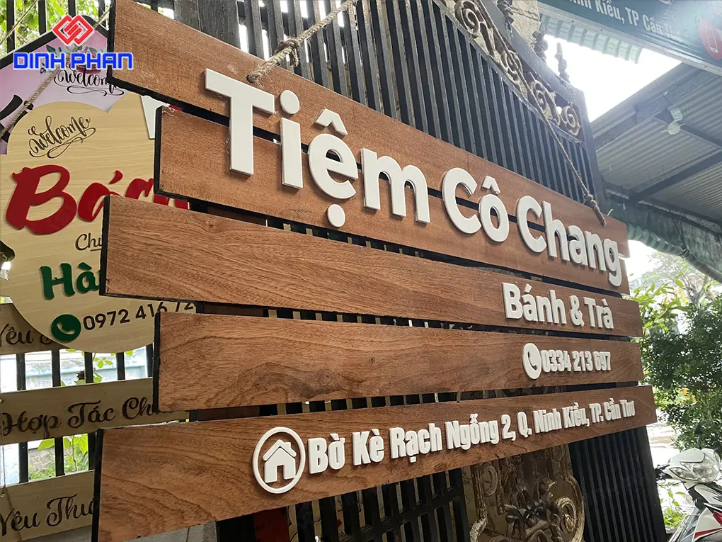 Làm bảng hiệu gỗ BMT giá rẻ, bền, đẹp Làm bảng hiệu gỗ BMT