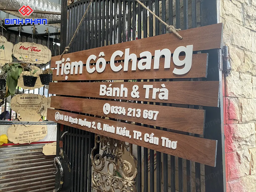 Làm bảng hiệu gỗ BMT giá rẻ, bền, đẹp Làm bảng hiệu gỗ BMT
