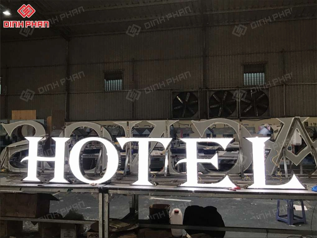Làm bảng hiệu mica BMT