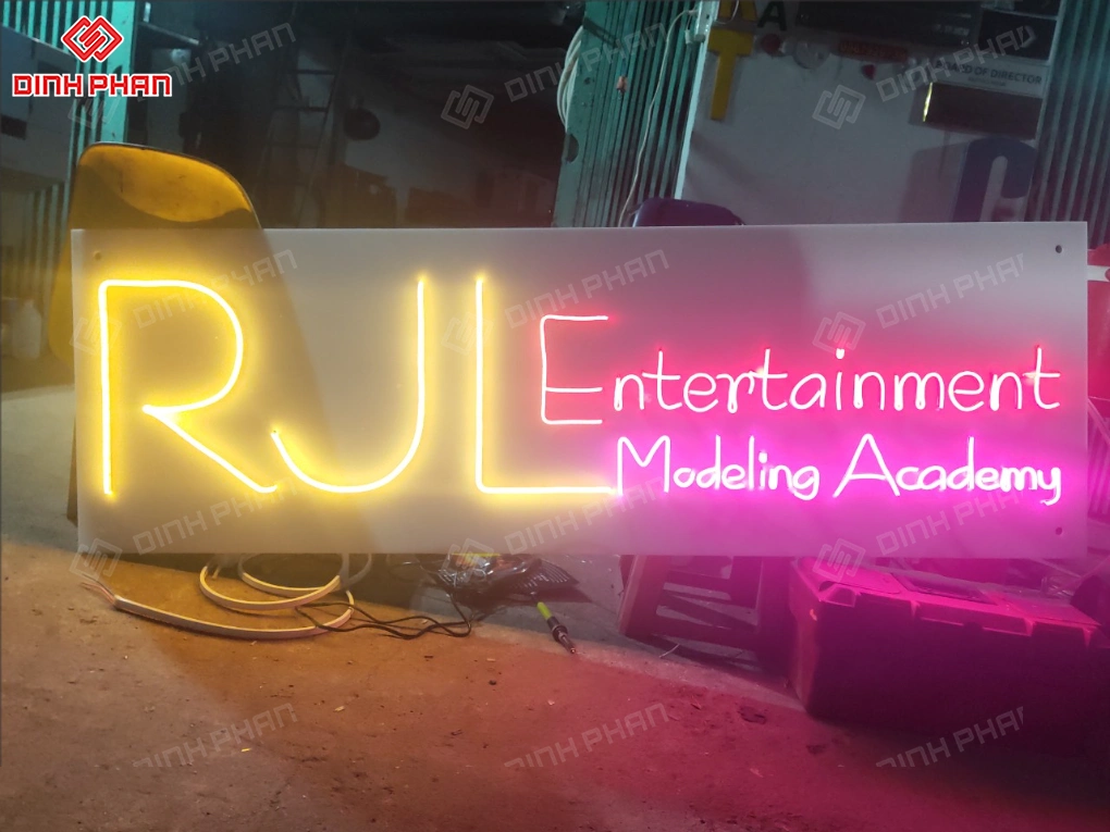 Làm bảng hiệu Neon Sign BMT