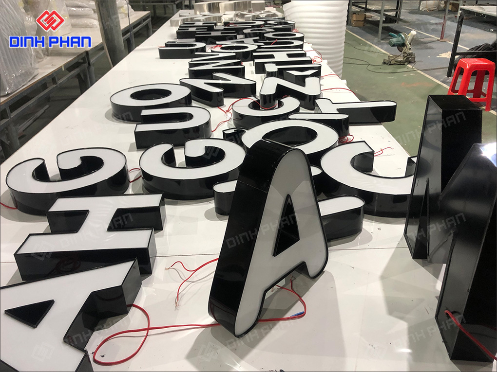 Gia công chữ mica