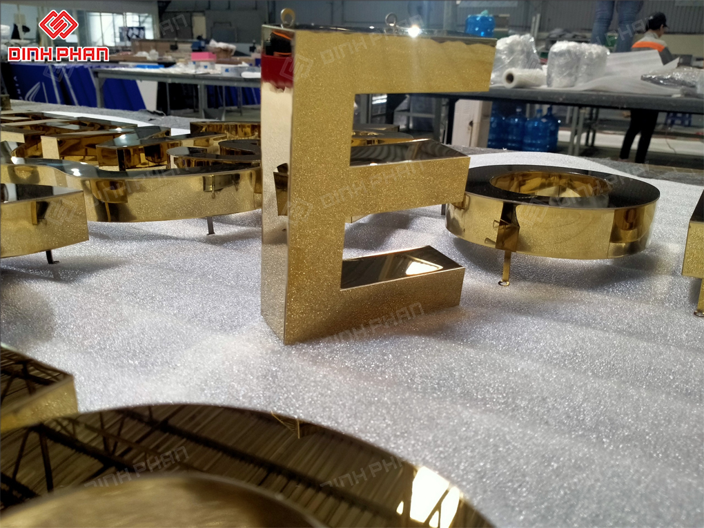 Gia Công Chữ Inox Vàng Tại Buôn Ma Thuột Sang Trọng Chữ inox vàng