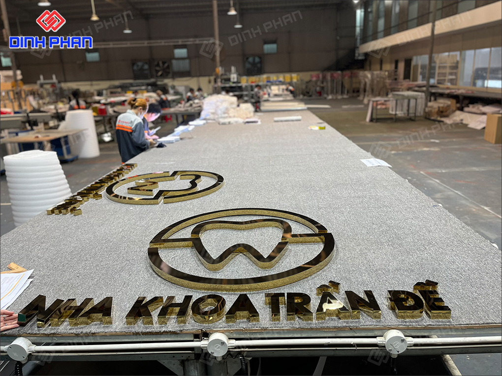Gia Công Chữ Inox Vàng Tại Buôn Ma Thuột Sang Trọng Bảng hiệu nha khoa