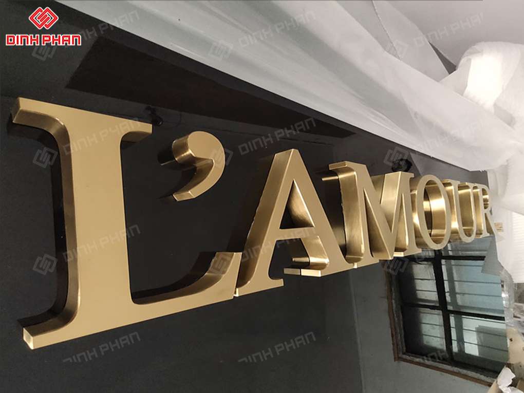 Gia Công Chữ Inox Vàng Tại Buôn Ma Thuột Sang Trọng Bảng hiệu chữ inox vàng xước
