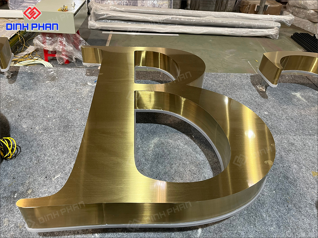 Gia Công Chữ Inox Vàng Tại Buôn Ma Thuột Sang Trọng Chữ inox vàng xước