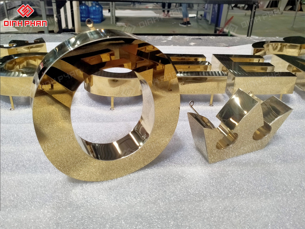 Gia Công Chữ Inox Vàng Tại Buôn Ma Thuột Sang Trọng Chữ inox vàng gương