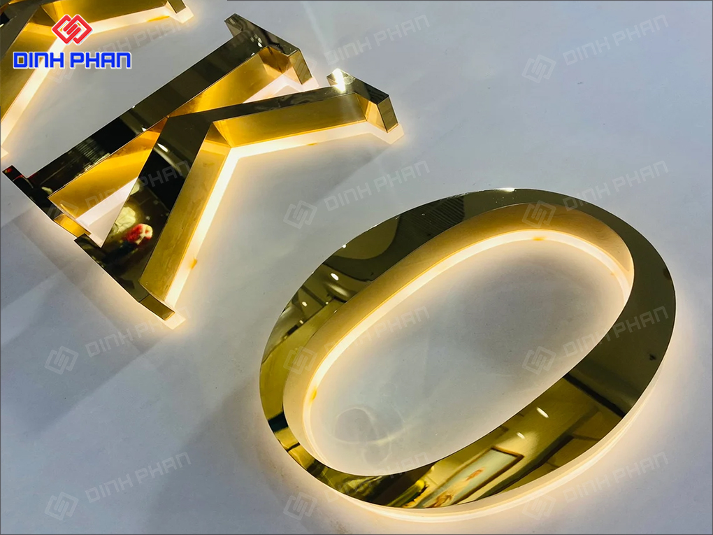 Gia Công Chữ Inox Vàng Tại Buôn Ma Thuột Sang Trọng Chữ inox vàng gương sáng đế