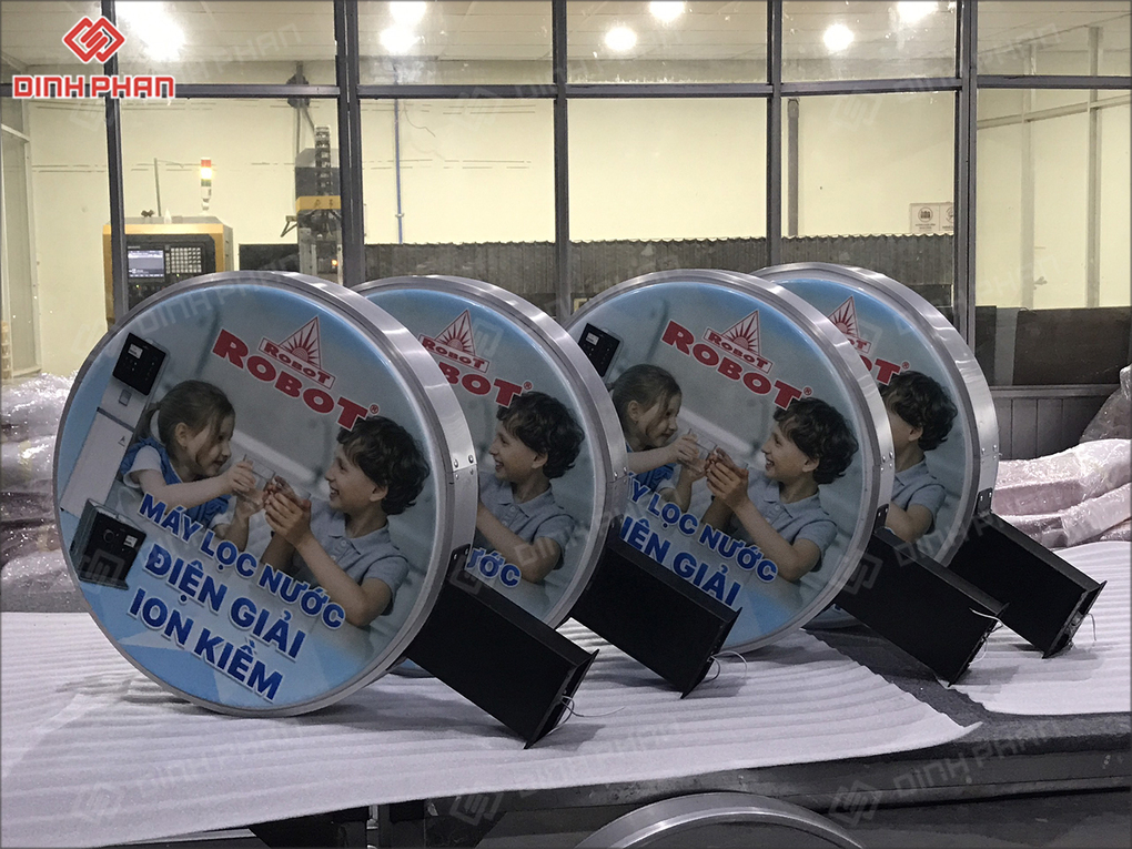 In UV Hộp Đèn Tại Buôn Ma Thuột Hộp đèn Robot