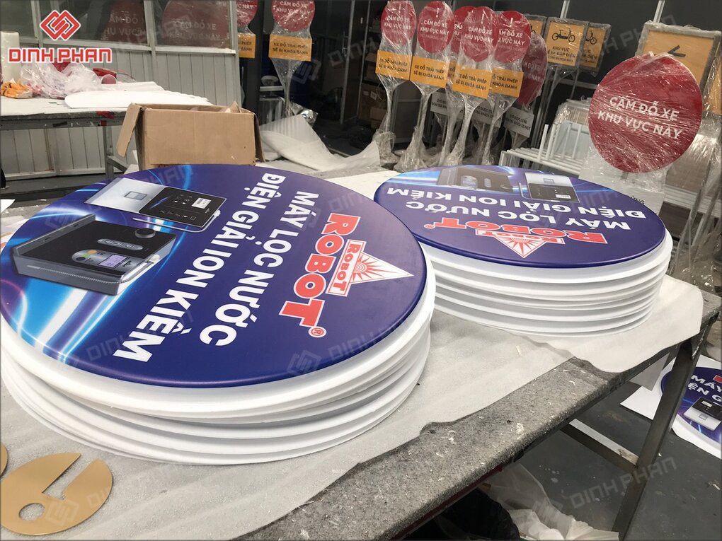 In UV Hộp Đèn Tại Buôn Ma Thuột Mặt hộp đèn sau khi in UV