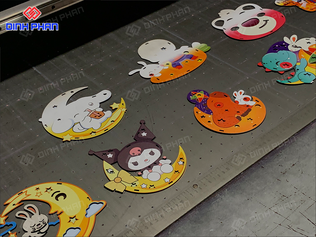 In UV Mica Tại Buôn Ma Thuột – Sắc Nét, Không Bong Tróc Đồ trang trí