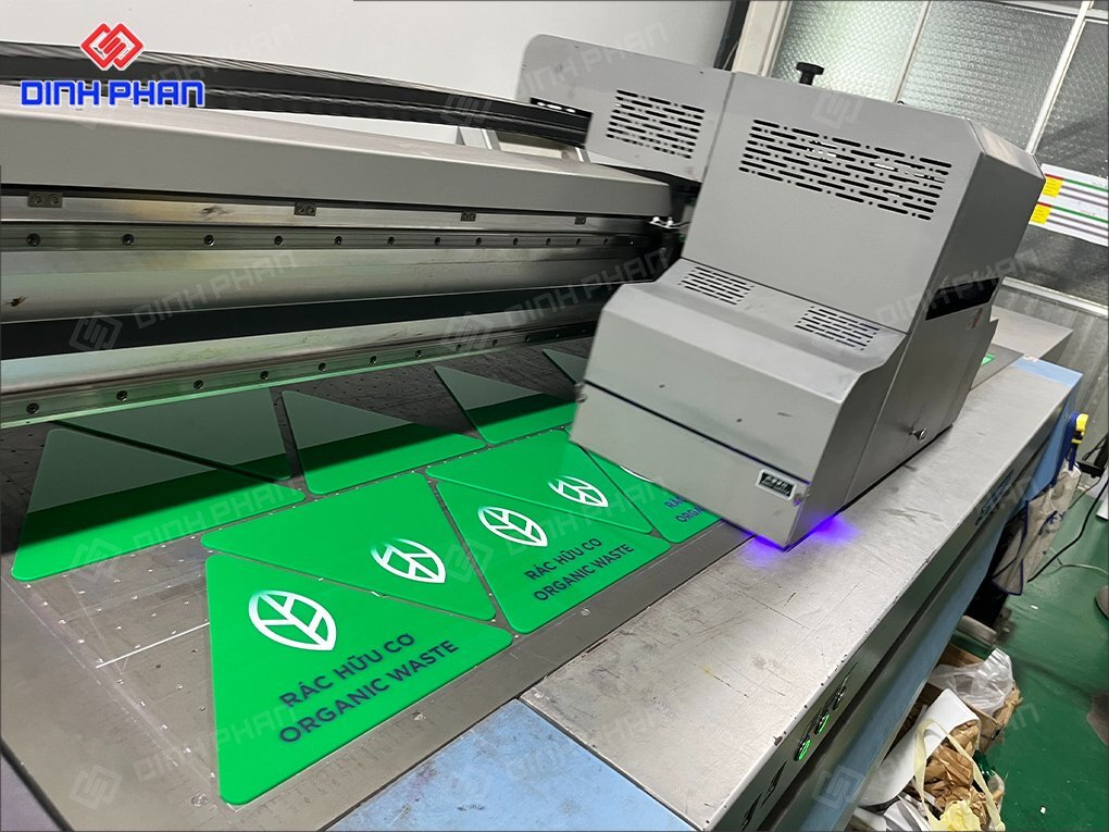 In UV Mica Tại Buôn Ma Thuột – Sắc Nét, Không Bong Tróc Bảng chỉ dẫn