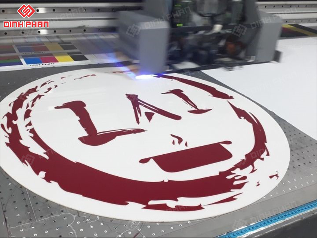 In UV Mica Tại Buôn Ma Thuột – Sắc Nét, Không Bong Tróc In UV bảng hiệu hộp đèn