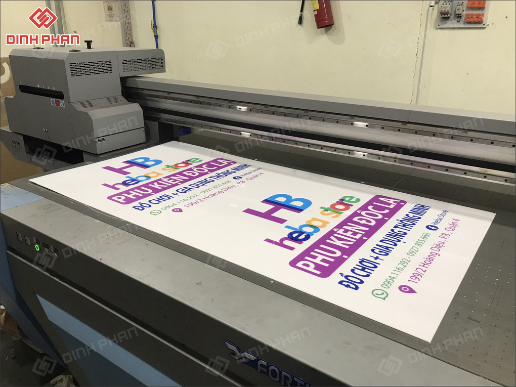 In UV Mica Tại Buôn Ma Thuột – Sắc Nét, Không Bong Tróc Làm bảng hiệu