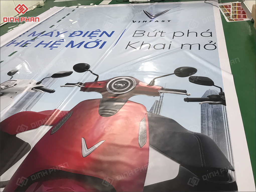 In UV bạt không gân tại Buôn Ma Thuột In UV pano xe điện Vinfast