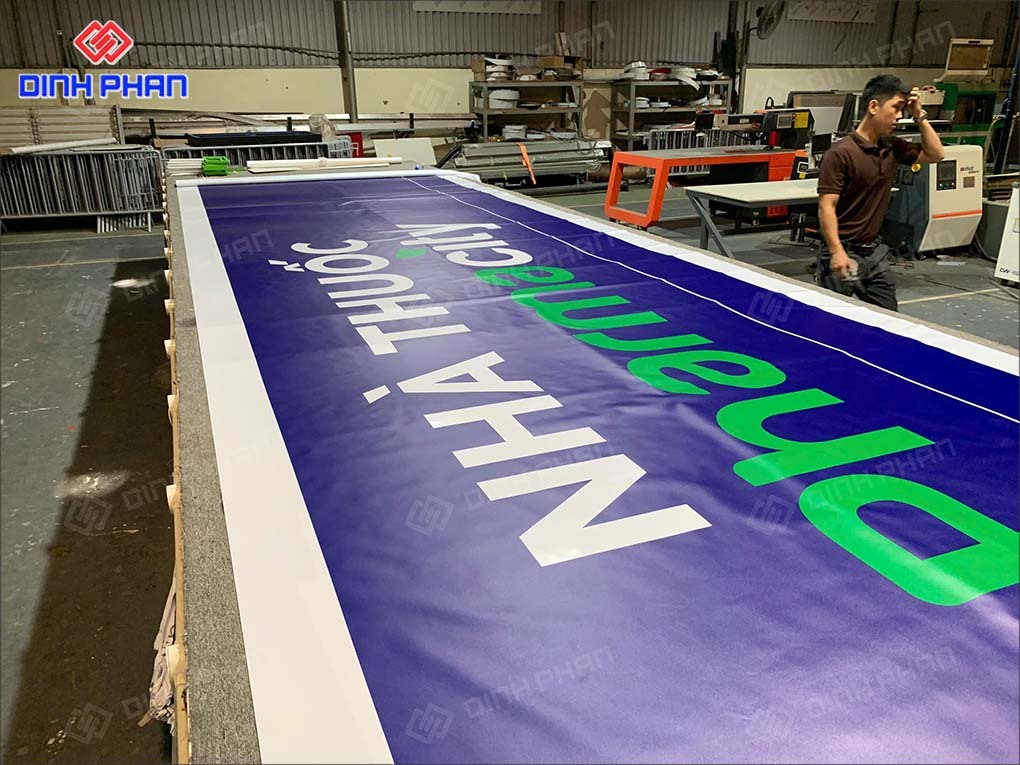 In UV bạt không gân tại Buôn Ma Thuột In UV bảng hiệu nhà thuốc Pharmacity