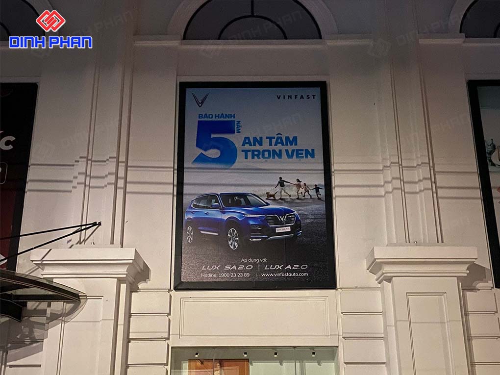 Poster quảng cáo ngoài trời