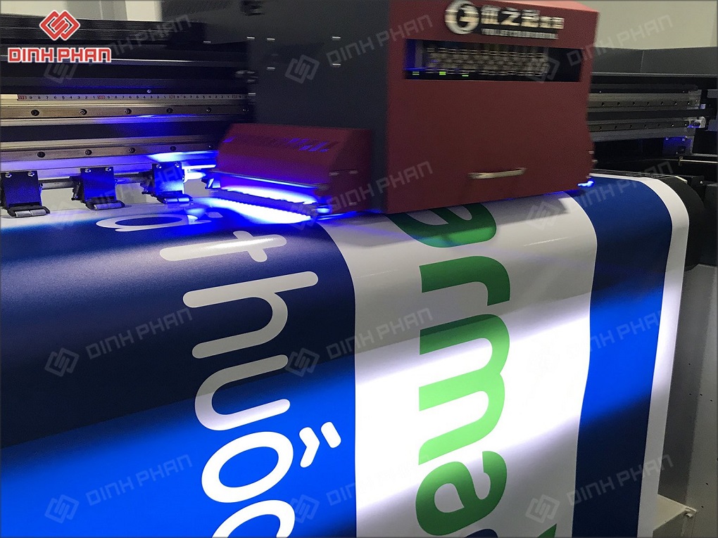 In bảng hiệu nhà thuốc Pharmacity