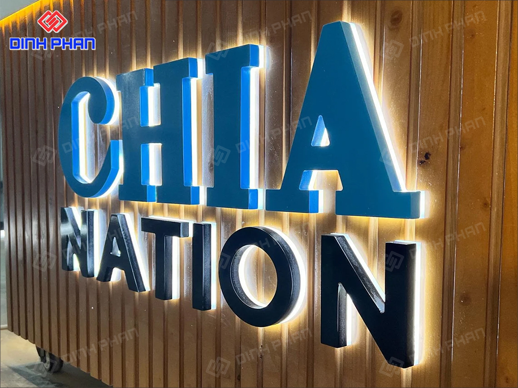  Bảng hiệu chữ inox sơn hấp nhiệt kết hợp đèn LED sáng chân 