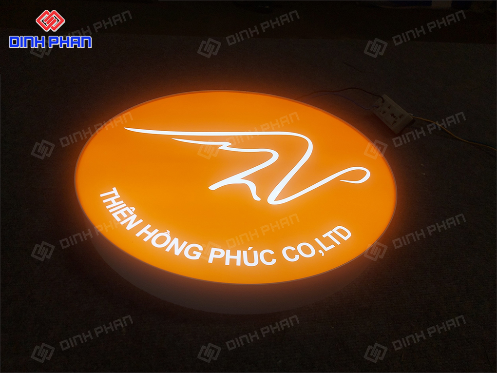 Hộp đèn của Thiên Hồng Phúc