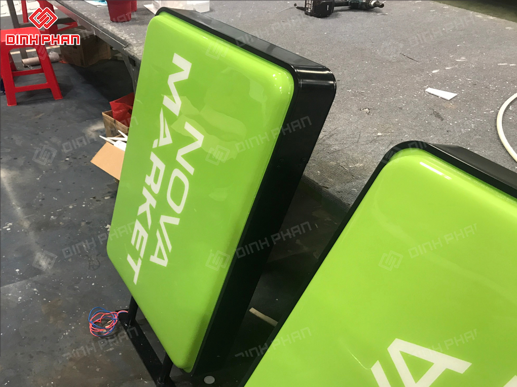 Hộp đèn của Nova Market