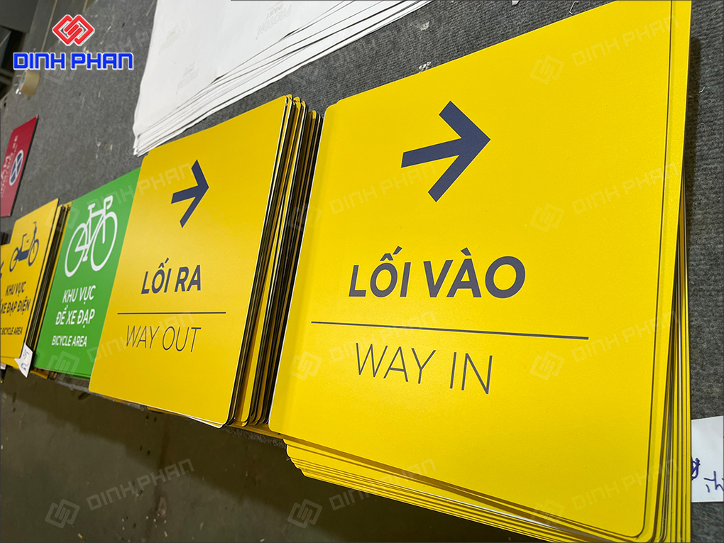 Bảng chỉ dẫn trong siêu thị và trung tâm thương mại