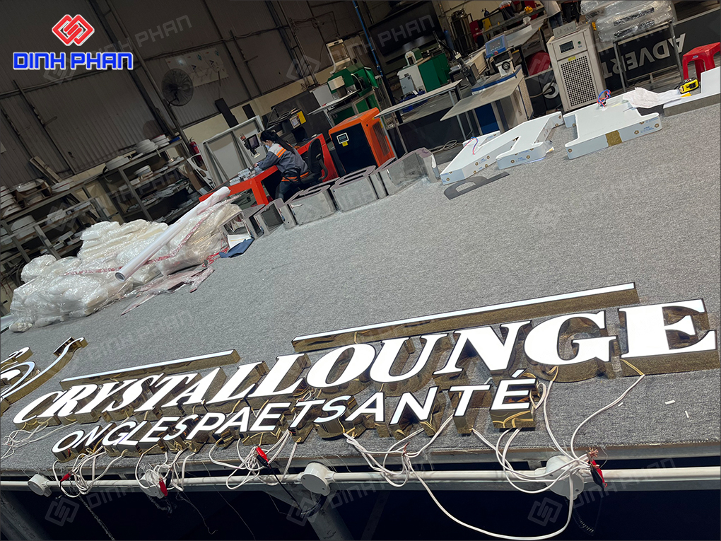 Bảng hiệu chữ hàng