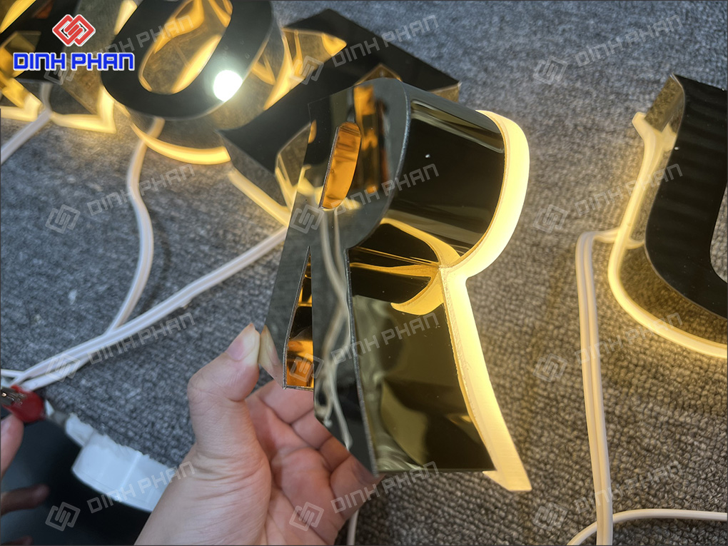 Chữ inox vàng gương