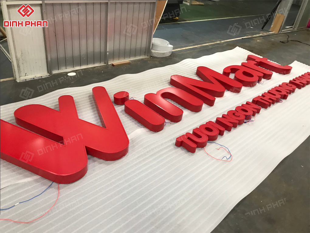 Bảng hiệu chữ inox sơn của Winmart