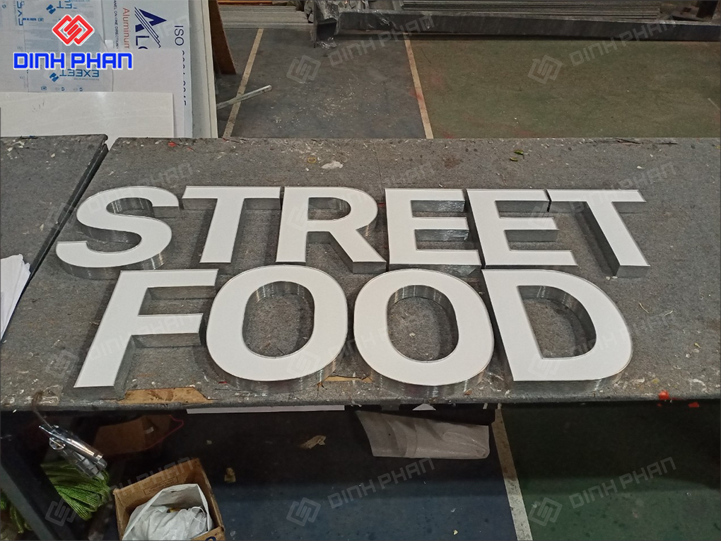 Gia công chữ nhôm Đắk Nông sắt nét, đẹp Bảng hiệu quán ăn