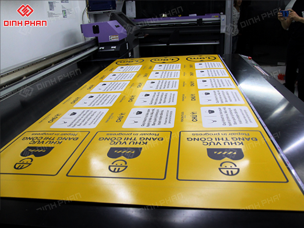 In UV alu Gia Lai sắc nét, giá tốt theo yêu cầu Bảng thông in trong công xưởng