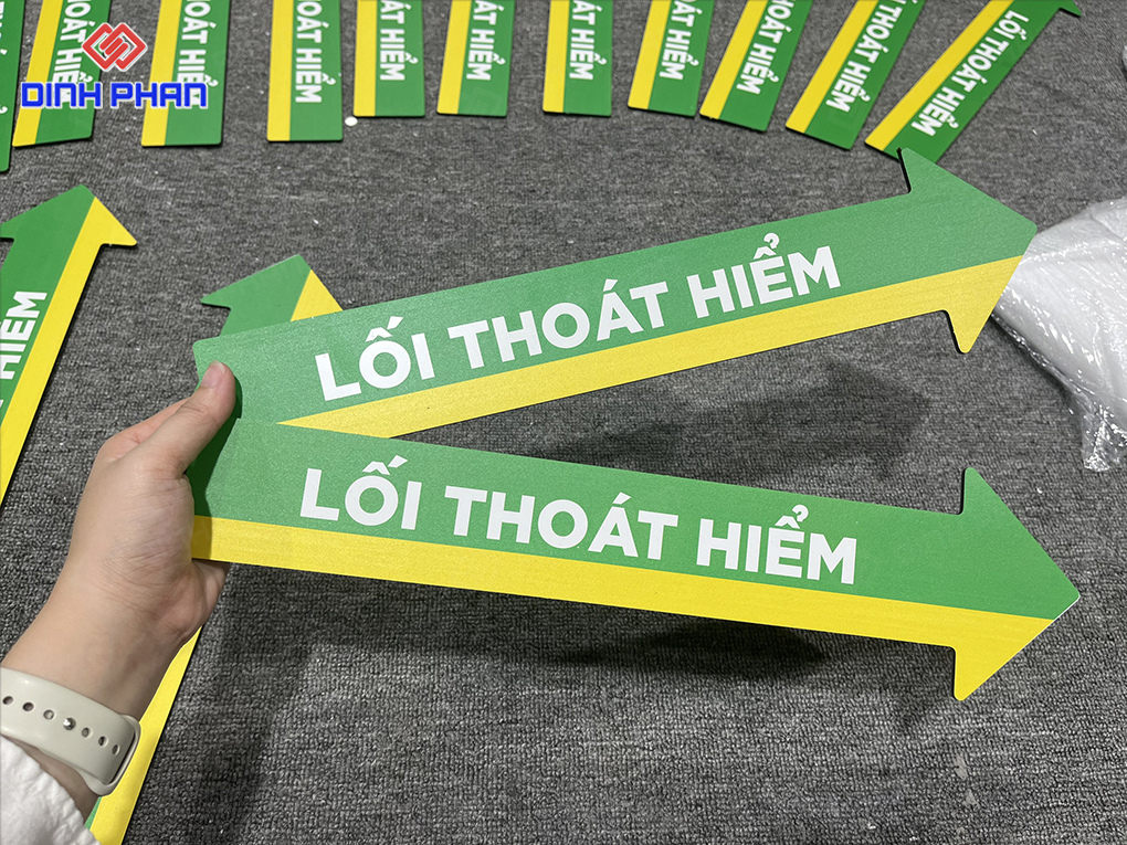 In UV alu Gia Lai sắc nét, giá tốt theo yêu cầu Bảng chỉ dẫn