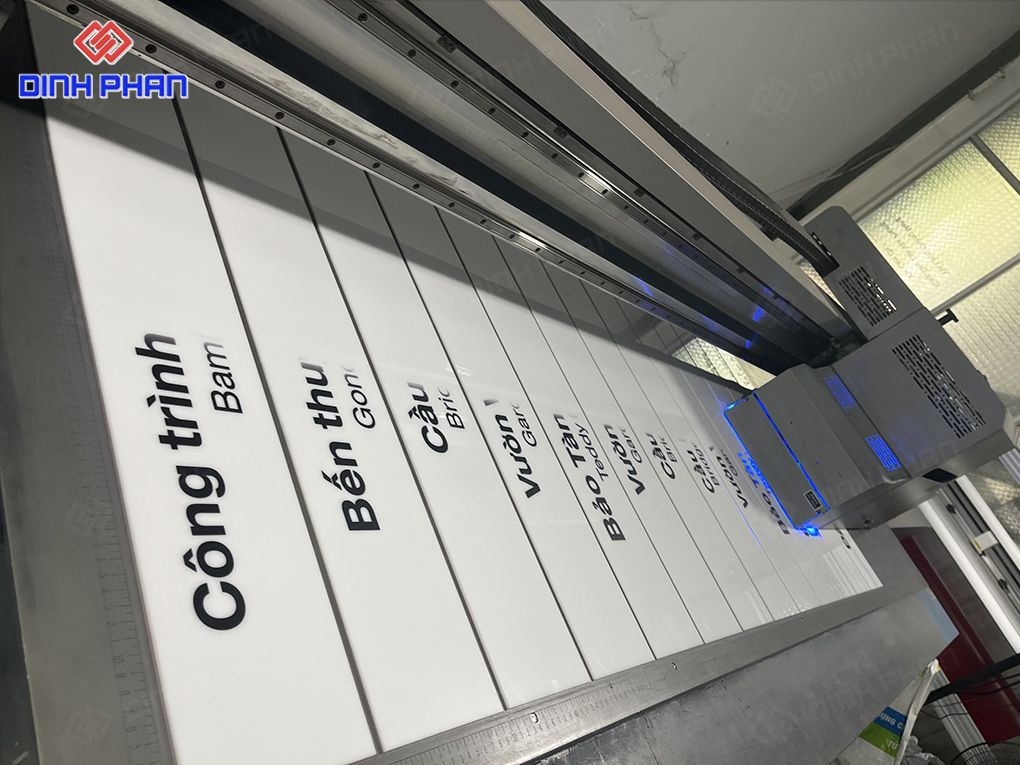 In UV Gia Lai giá rẻ, sắc nét phù hợp cho quảng cáo Máy in UV phẳng