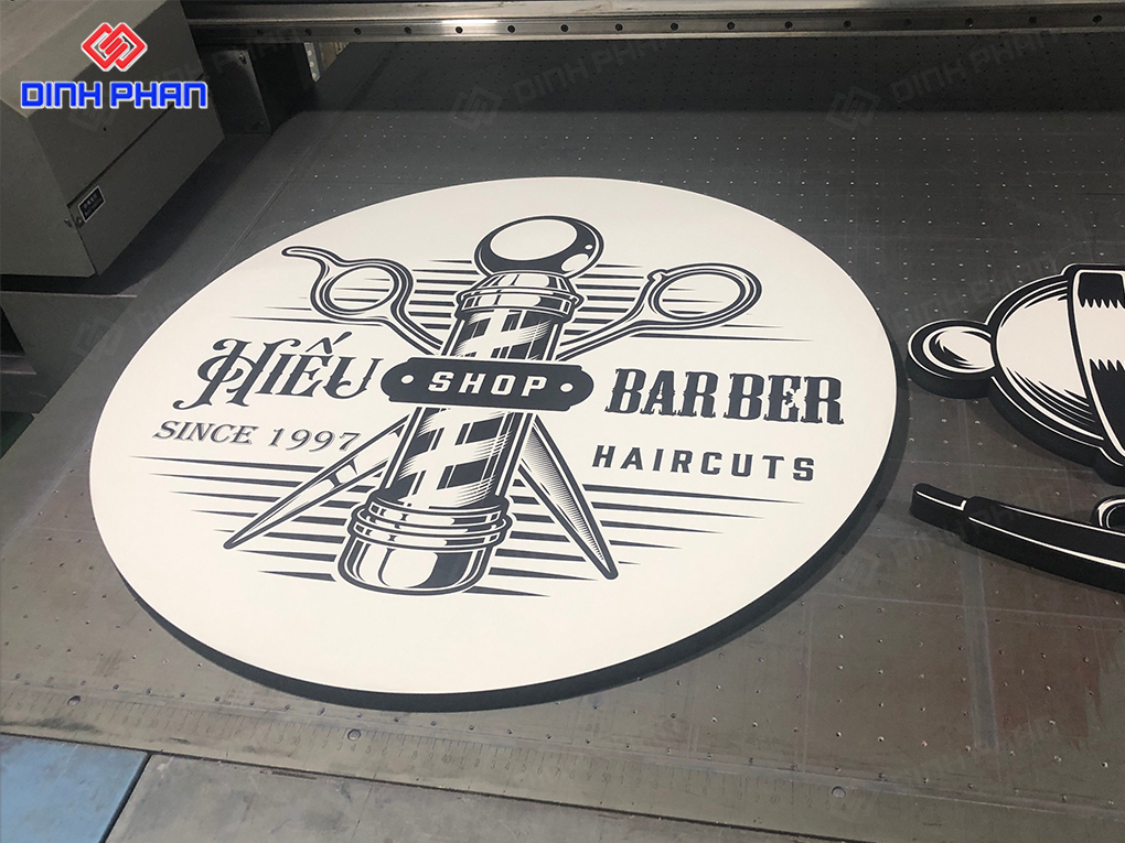 In UV Gia Lai giá rẻ, sắc nét phù hợp cho quảng cáo Bảng hiệu tiệm cắt tóc