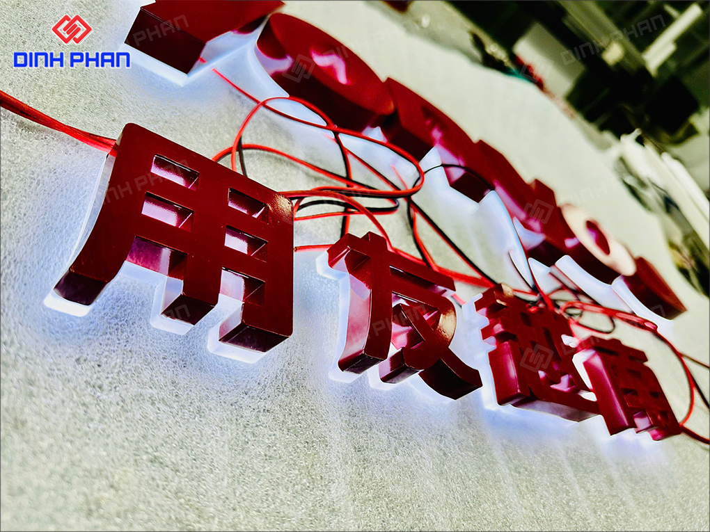 Làm bảng hiệu Đắk Nông bền đẹp cho cửa hàng Bộ chữ trang trí trong văn phòng