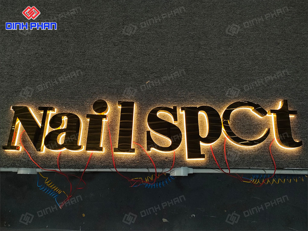 Bảng hiệu chữ inox sáng chân