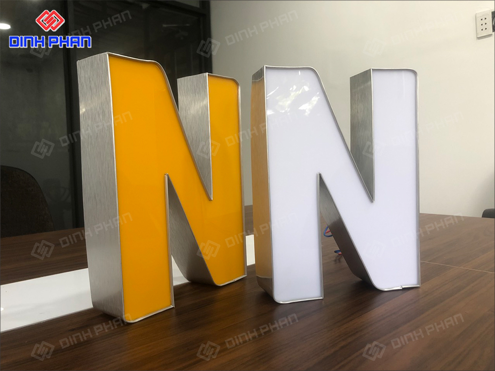 Chữ nhôm mặt mica 