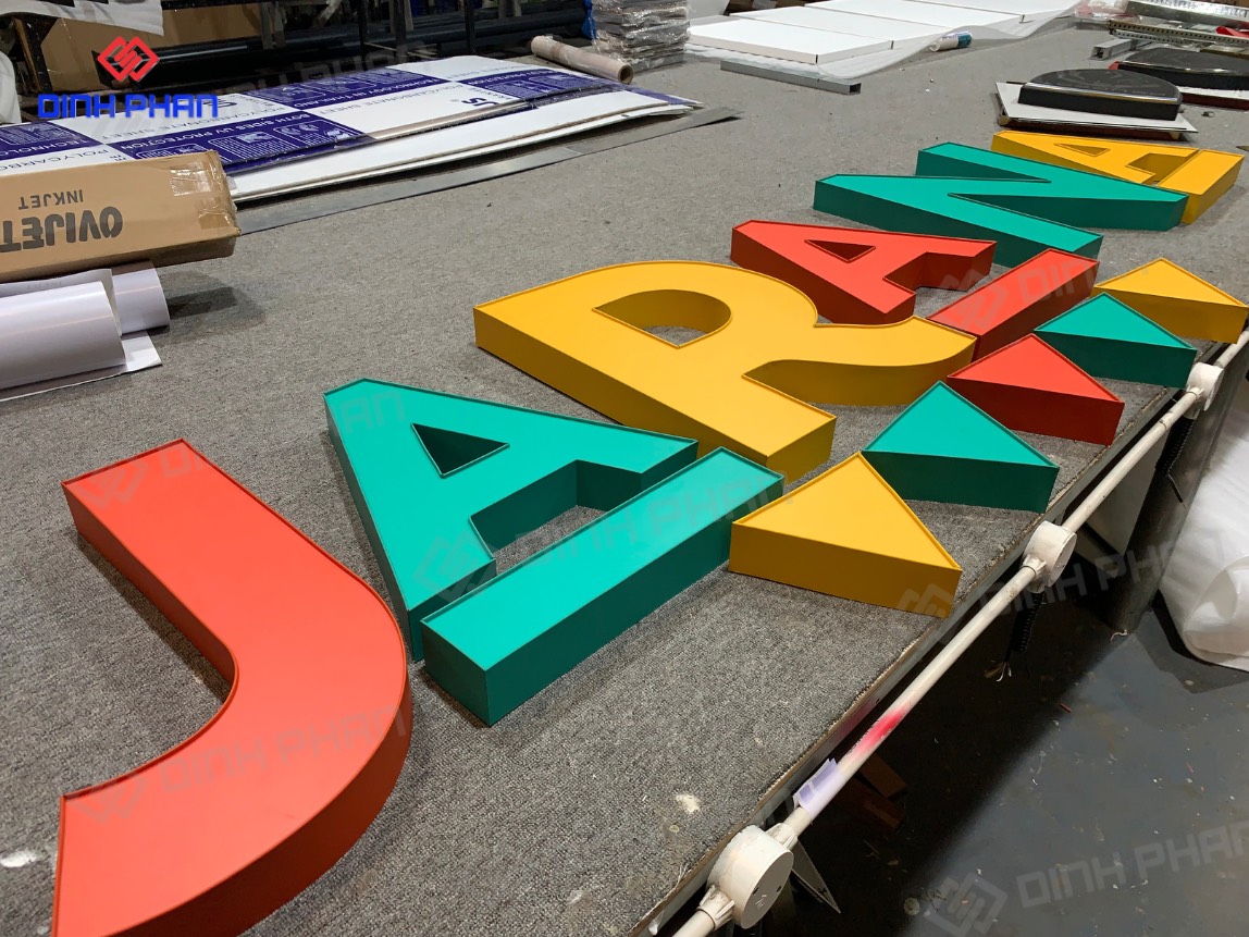 Bảng hiệu cửa hàng 