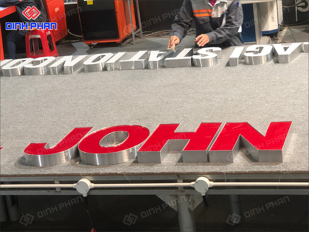Bảng hiệu chữ nhôm