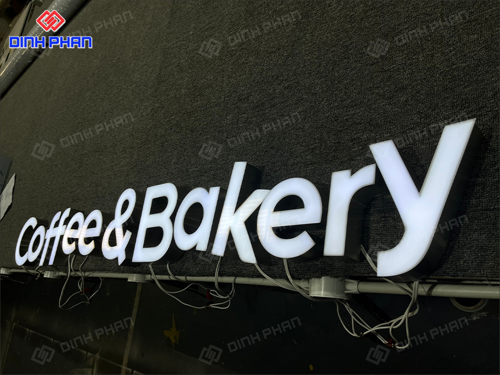 Chữ nhôm mặt mica sáng đèn 