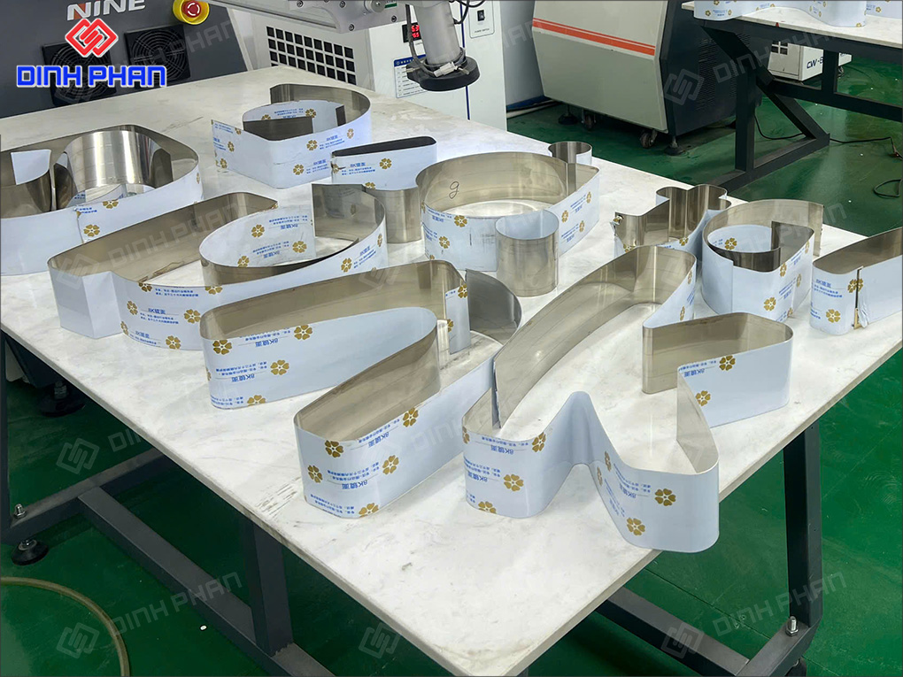 Làm bộ chữ ngân hàng Vikki Bank cao cấp, chuẩn nhận diện Hông inox