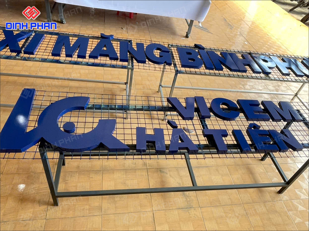 Bảng hiệu công ty 