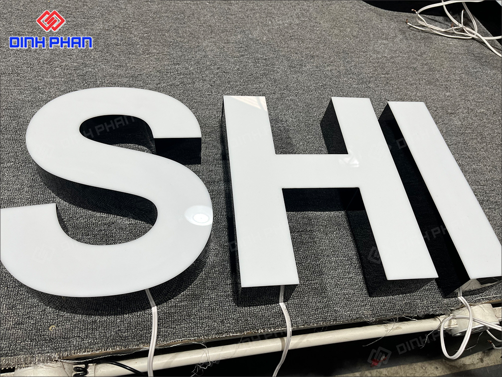 Chữ nhôm mặt mica