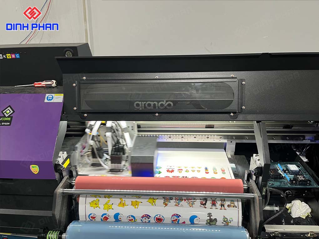 Máy in UV decal DTF